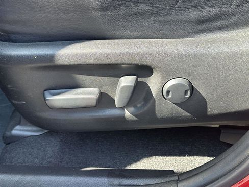 Used 2017 Toyota RAV4 Limited image 22