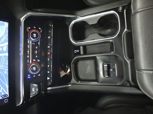 Used 2025 GMC Sierra 3500 Denali image 15