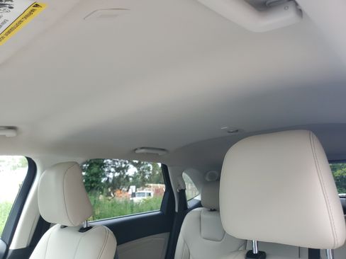 Used 2020 Ford Edge Titanium AWD/4WD image 11