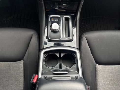 Used 2023 Chrysler 300 Touring w/ Sport Appearance Package RWD image 17
