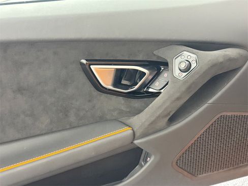 Used 2023 Lamborghini Huracan Tecnica image 18