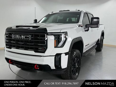 Used 2024 GMC Sierra 2500 AT4 w/ AT4 Premium Plus Package AWD/4WD image 1