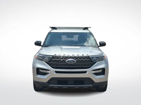 Used 2023 Ford Explorer XLT w/ Equipment Group 202A AWD/4WD image 3