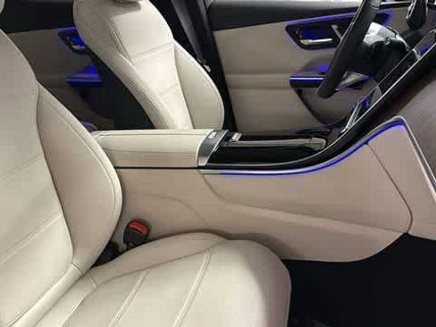 Used 2025 Mercedes-Benz GLC 300 4MATIC image 36