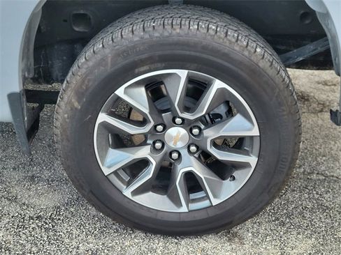 Used 2024 Chevrolet Silverado 1500 LT w/ Convenience Package II image 7