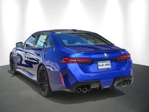 New 2026 BMW M5 w/ Carbon Package image 4