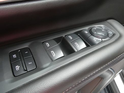 Used 2024 GMC Yukon SLT w/ SLT Luxury Package AWD/4WD image 26