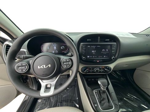Used 2023 Kia Soul LX FWD image 21
