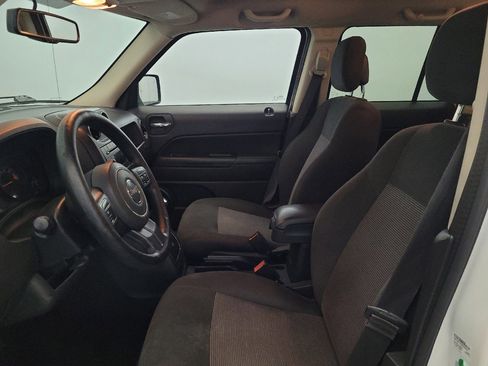 Used 2016 Jeep Patriot Sport w/ Power Value Group FWD image 17