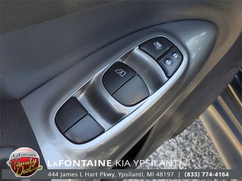 Used 2015 Nissan Juke S image 15