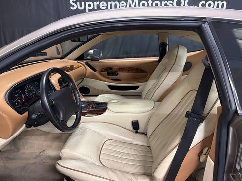 Used 1998 Aston Martin DB7 Coupe image 12