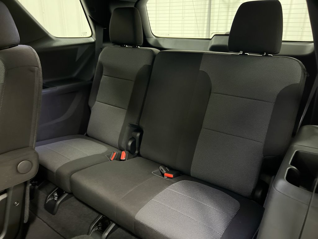 Used 2023 Chevrolet Traverse LT FWD image 28