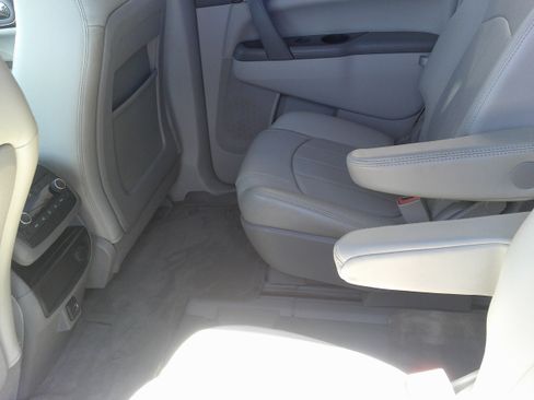 Used 2017 Buick Enclave Leather image 16
