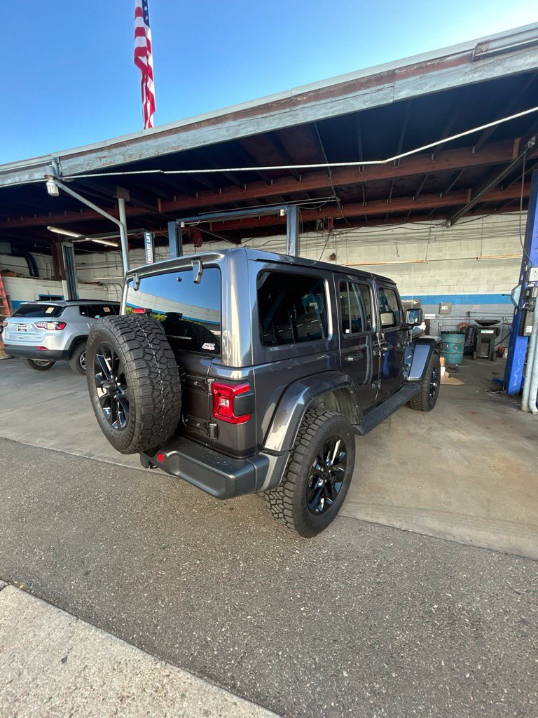 Used 2021 Jeep Wrangler Unlimited Sahara AWD/4WD image 8