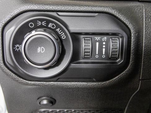 Used 2020 Jeep Wrangler Unlimited Sport S AWD/4WD image 31