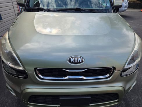 Used 2013 Kia Soul ! w/ Premium Pkg image 10