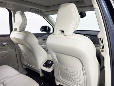 Used 2024 Volvo XC90 B6 Plus w/ Protection Package image 38