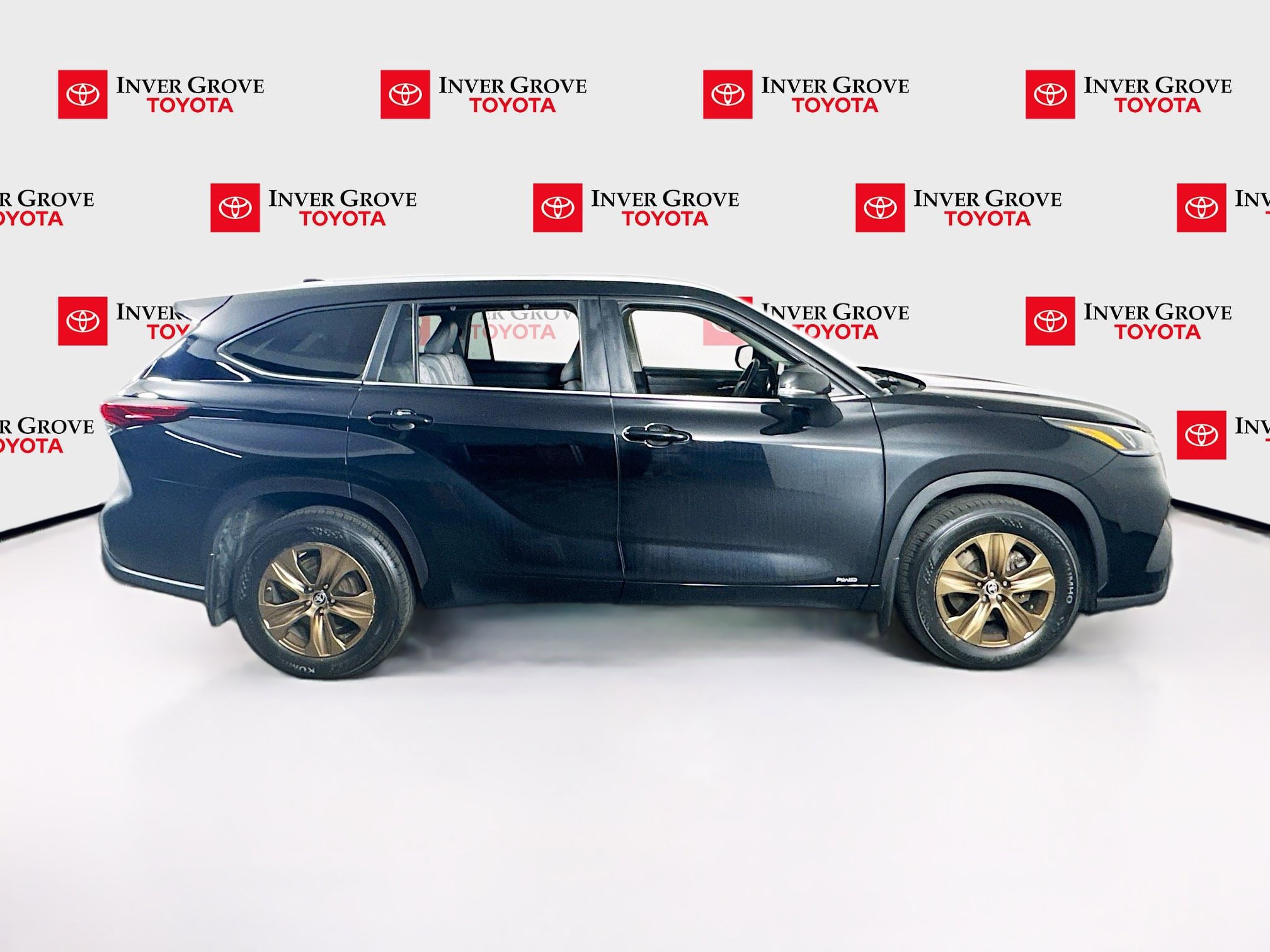 Used 2023 Toyota Highlander Bronze Edition AWD/4WD image 4