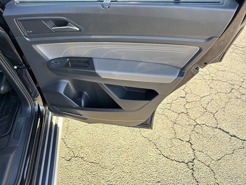 Used 2022 Volkswagen Atlas SEL Premium image 16