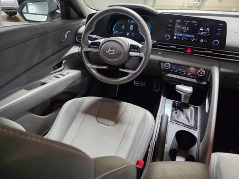 Certified 2025 Hyundai Elantra Sport FWD image 15
