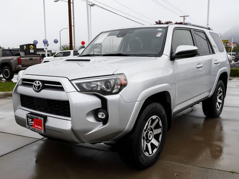 Certified 2024 Toyota 4Runner TRD Off-Road AWD/4WD image 4