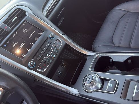 Certified 2017 Ford Fusion SE w/ Fusion SE Technology Package image 21