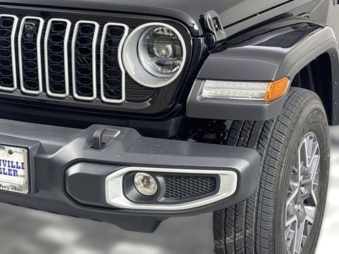 New 2026 Jeep Wrangler Unlimited Sahara AWD/4WD image 11