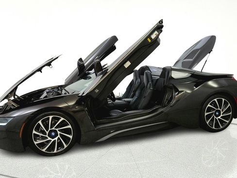 Used 2019 BMW i8 Roadster AWD/4WD image 11