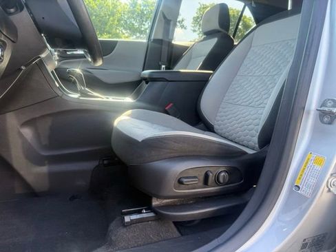 Used 2020 Chevrolet Equinox LS w/ LS Convenience Package FWD image 9
