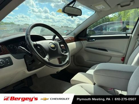 Used 2008 Chevrolet Impala LT FWD image 3