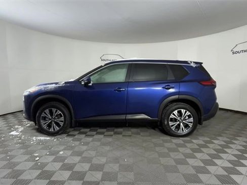 Certified 2022 Nissan Rogue SV image 5