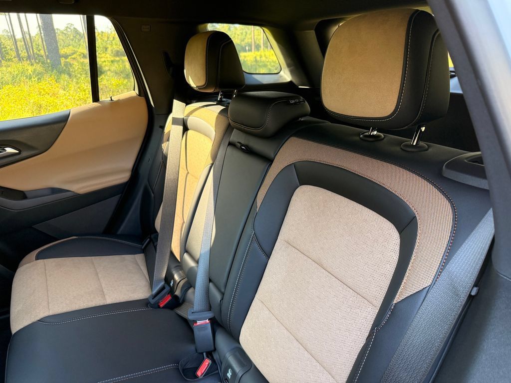 New 2027 Chevrolet Equinox ACTIV w/ Safety and Technology Package FWD image 28