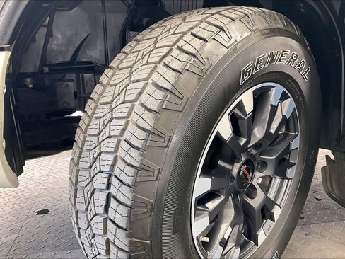 Used 2021 Nissan Titan PRO-4X image 33