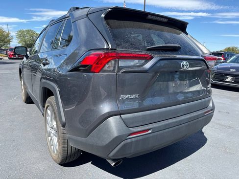 Used 2021 Toyota RAV4 XLE Premium AWD/4WD image 5