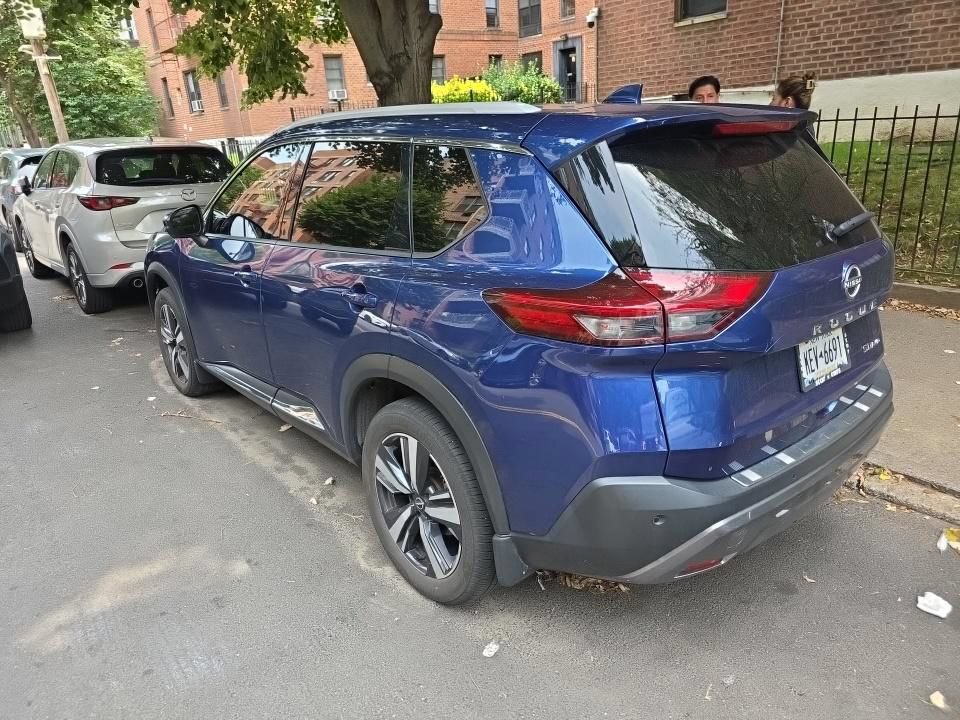 Used 2023 Nissan Rogue SL AWD/4WD image 6