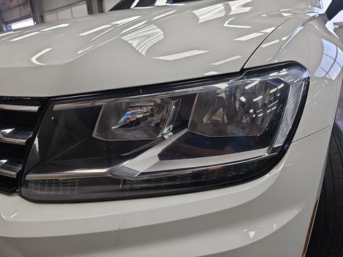 Used 2020 Volkswagen Tiguan SE image 30