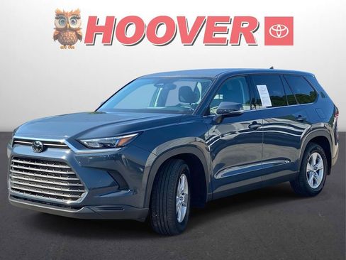 Used 2025 Toyota Grand Highlander FWD image 3