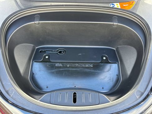 Used 2018 Tesla Model 3 Long Range RWD image 21