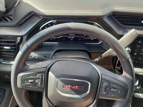 Used 2025 GMC Sierra 2500 AT4X AWD/4WD image 23