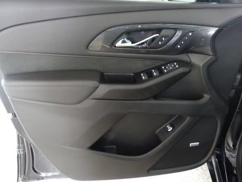 Used 2023 Chevrolet Traverse High Country w/ LPO, Floor Liner Package AWD/4WD image 9