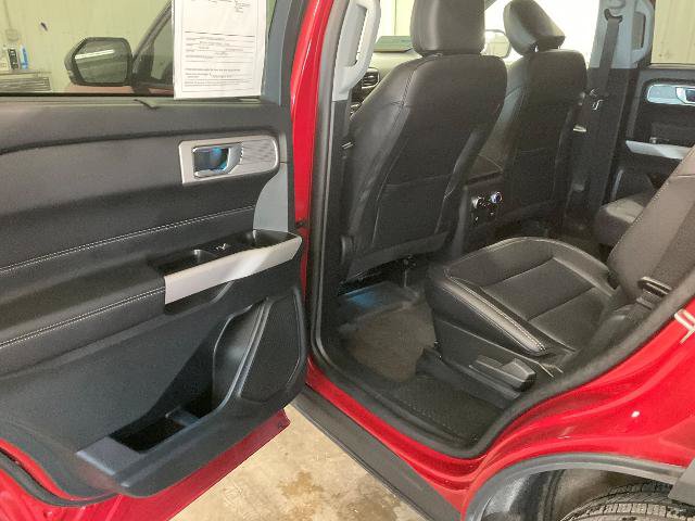 Certified 2024 Ford Explorer Limited w/ Equipment Group 301A AWD/4WD image 18