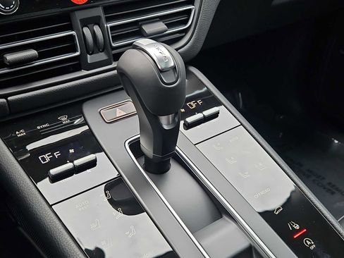 New 2026 Porsche Macan AWD/4WD image 21