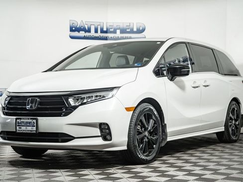 Used 2023 Honda Odyssey Sport image 3