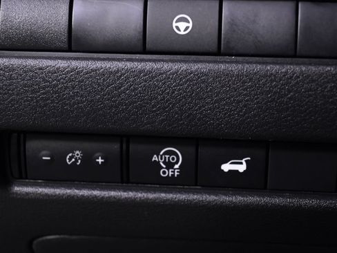 Used 2025 Nissan Rogue SV AWD/4WD image 24
