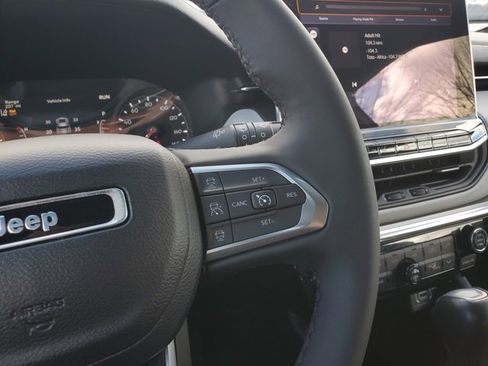 Certified 2023 Jeep Compass Limited image 13