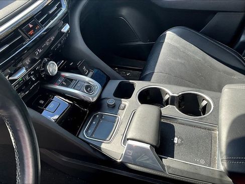 Used 2023 Acura MDX SH-AWD w/ Technology Package image 17