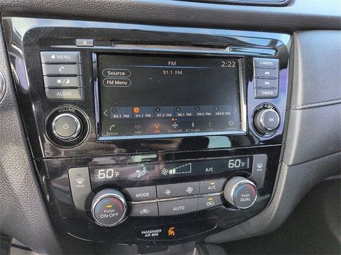 Used 2018 Nissan Rogue SV image 23