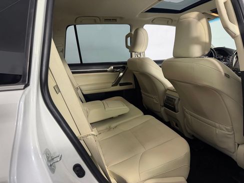Used 2021 Lexus GX 460 Premium w/ Premium Package AWD/4WD image 27