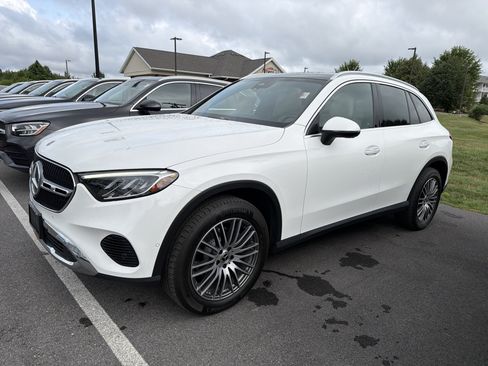 Used 2024 Mercedes-Benz GLC 300 4MATIC image 4