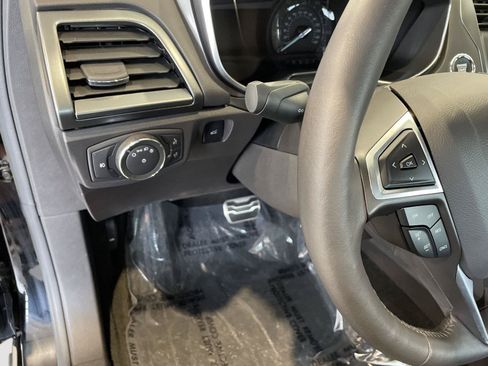 Used 2016 Ford Fusion Titanium AWD/4WD image 18